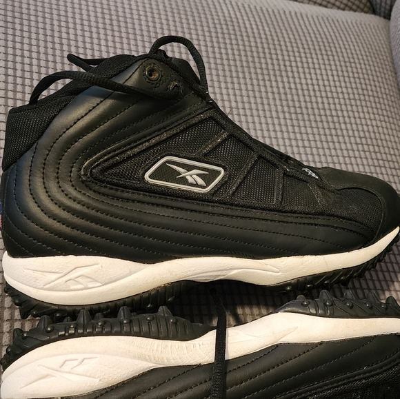 Reebok Official NFL Turf Football Cleats - Picture 4 of 9